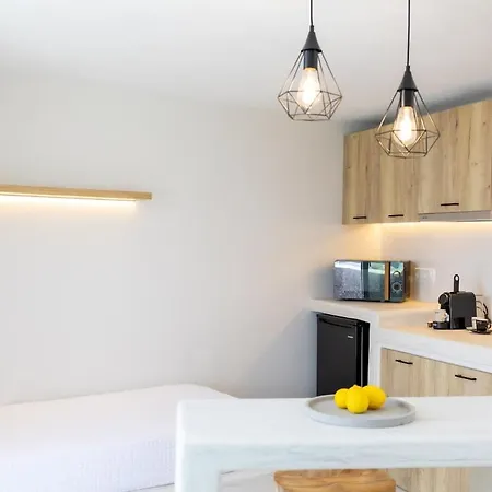 Christina's Cozy Snuggery Акротири