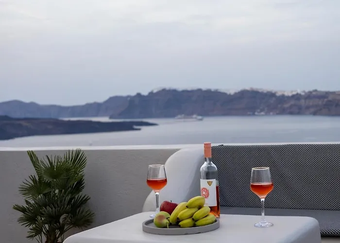 Christina's Cozy Snuggery * Akrotiri (Santorini)