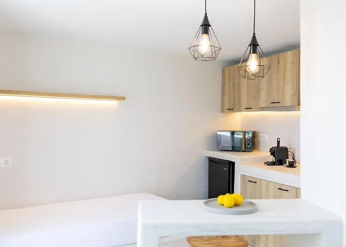 Christina's Cozy Snuggery Akrotírion